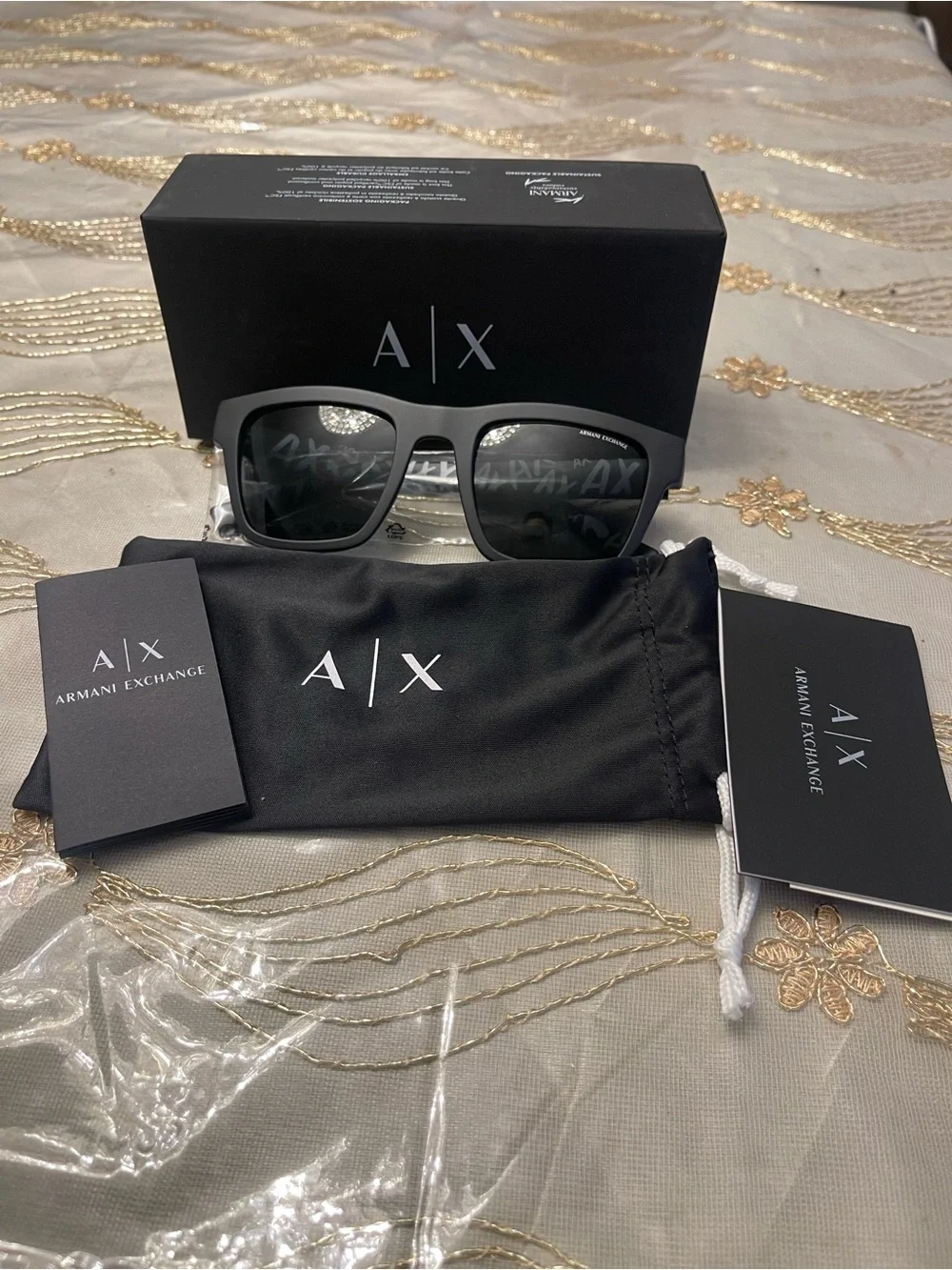 NWT Armani exchange unisex sunglasses AX4088S 52